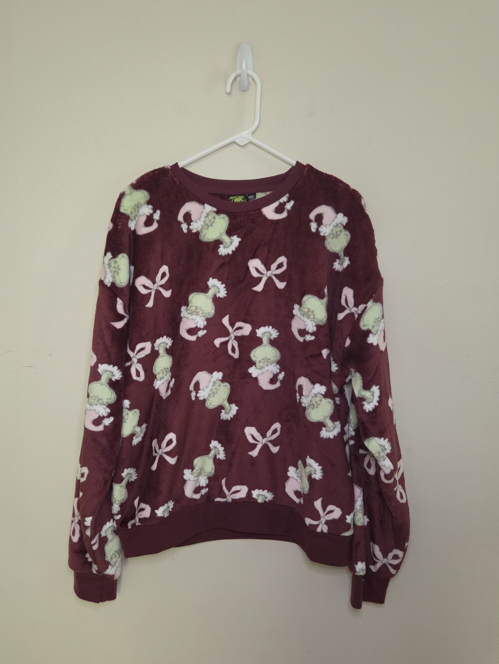 Women's The Grinch Cozy Plush Loungewear Top Sz Large NWT